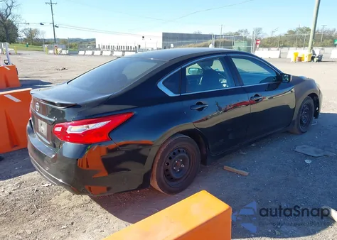 2017 Nissan Altima 2.5 S z USA, uszkodzony, nr VIN 1N4AL3AP1HC272520